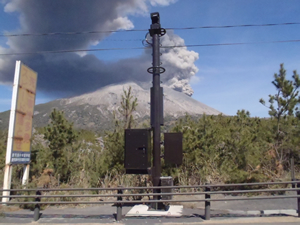 火山監視カメラ設備
