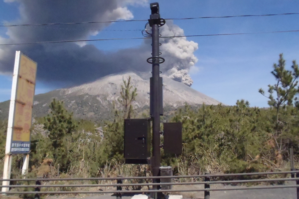 火山監視用カメラ設備