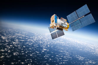 通信衛星の監視業務（派遣業務）